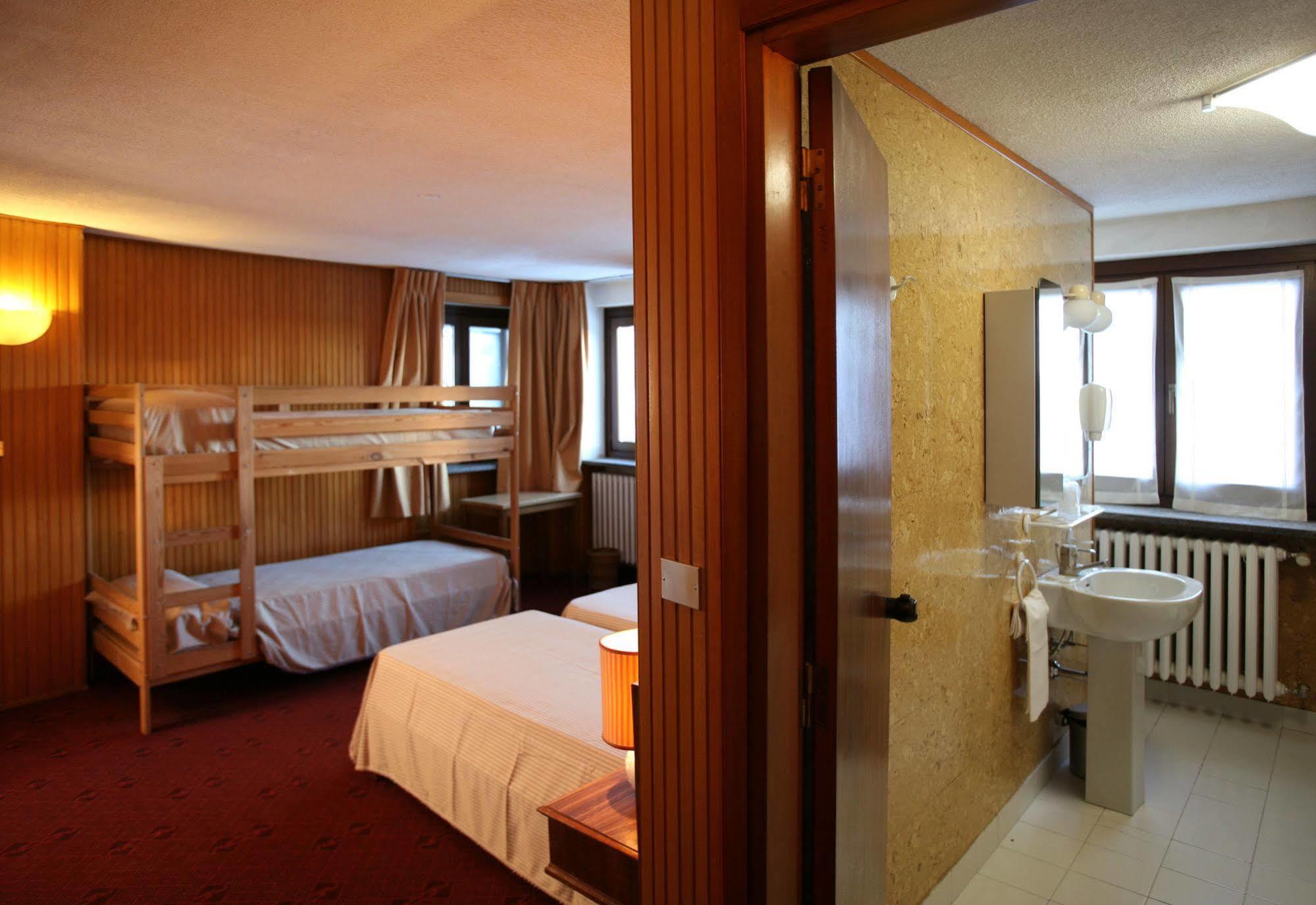 Hotel Lo Stambecco Брей-Червінія Екстер'єр фото